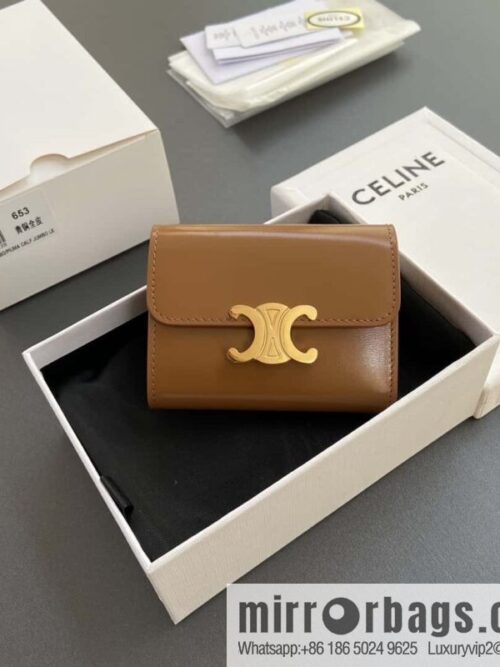 wsxc1719935807019_0-800x800tspqfuu0mfl184464_20250708204733.jpg CELINE TRIOMPHE glossy leather (fabric) short wallet 10l653DS3.04LU652