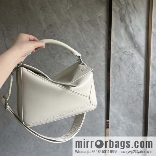 LOEWE satin leather ➕ Anagram embroidery shoulder strap geometric bag 0189 salt white 24CM