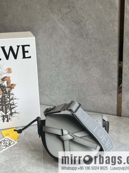 wsxc1720280311757_0-800x800jpuq0iay0k4184121_20250708203751.jpg LOEWE letter wide shoulder strap saddle bag MiniGateDual handbag 0672