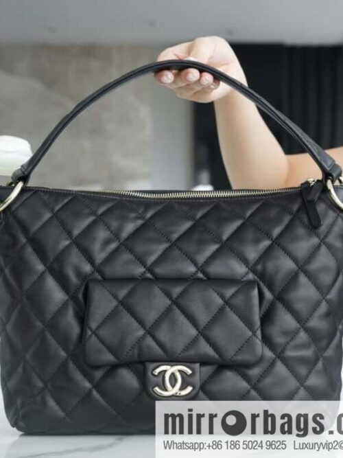 wsxc1720360499724_0-800x800nilb1hecu2u183846_20250708202947.jpg CHANEL B autumn and winter new armpit dumpling bag AS4347