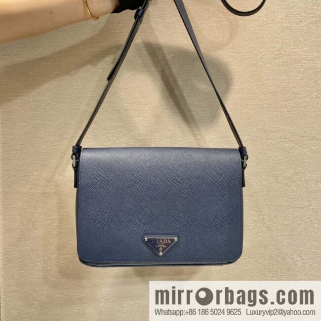 PRADA 🎉 new mailman bag 🎉 2VD049 large new color