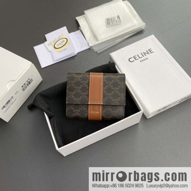 CELINE TRIOMPHE logo printed short three-fold wallet 10D572BZ9.04LU