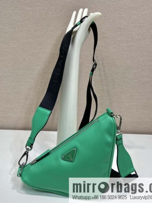 wsxc1722521544702_0-800x800atefkygwaxo173738_20250705224759.jpg PRADA 🎉 Upgrade Board Triangle Pack 🎉 2VH155 Plain Weave, Green