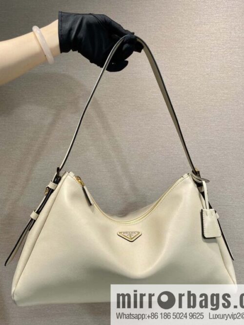 wsxc1722522256394_0-800x800cpqek1acmow173693_20250705224641.jpg PRADA 🎉 new Aimee armpit bag 🎉 1BC228