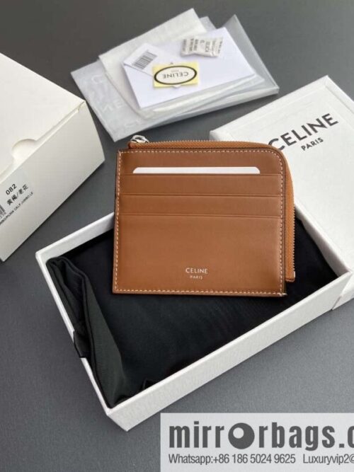 wsxc1724259566541_0-800x800vxoaxedpsym172798_20250705221943.jpg CELINE TRIOMPHE Logo Printed Sheepskin Zipper Card Pack 10D882CCP.04LU