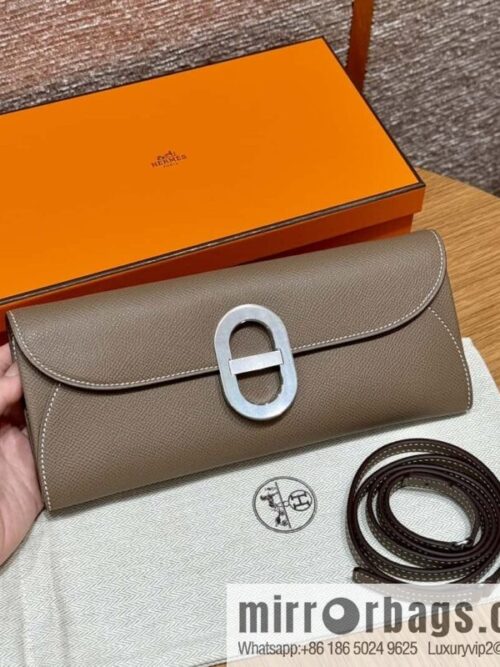 Chaine d\'Ancre To Go wallet, pig nose togo elephant gray silver buckle