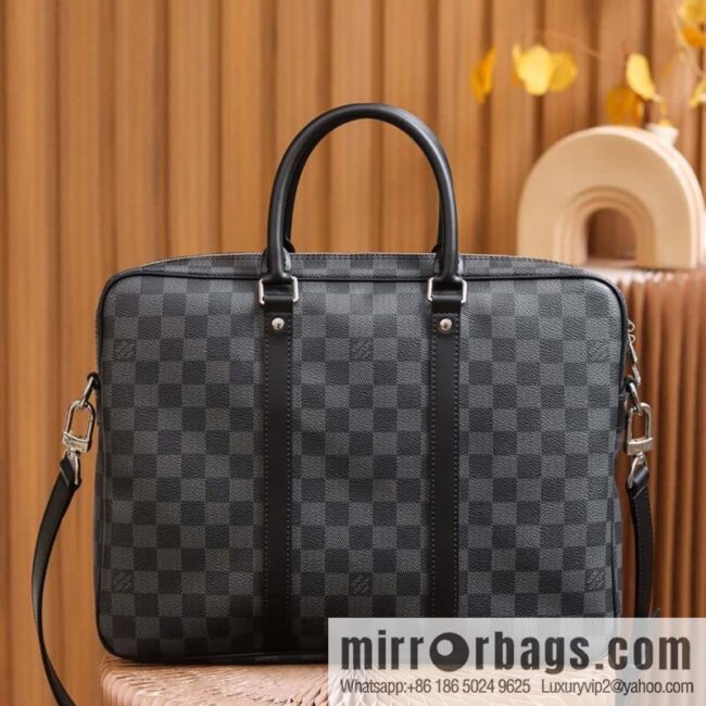 LV 𝐏𝐎𝐑𝐓𝐄 𝐃𝐎𝐂𝐔𝐌𝐄𝐍𝐓𝐒 𝐕𝐎𝐘𝐀𝐆𝐄 briefcase M41478