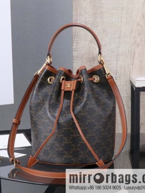 [Premium all-steel hardware] CLARA logo printed cow leather handbag number: 116882FQM.04LU