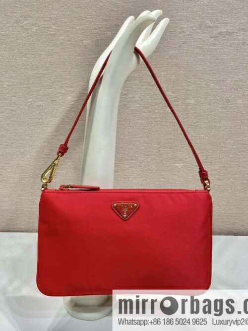wsxc1726231312395_0-800x800am5ggf5adsv164332_20250705175809.jpg PRADA new armpit bag 🎉🎉 1NI545/K gold new 🎉🎉 red