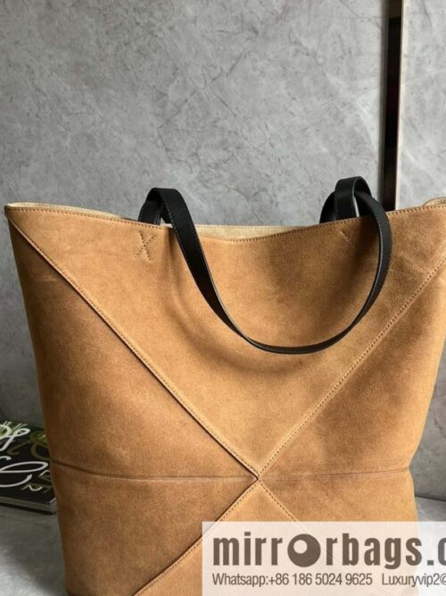 wsxc1726232395248_0-800x800o0olawidjhw164233_20250705175521.jpg LOEWE new 🆕 large pressed suede leather Puzzle Fold handbag 0692