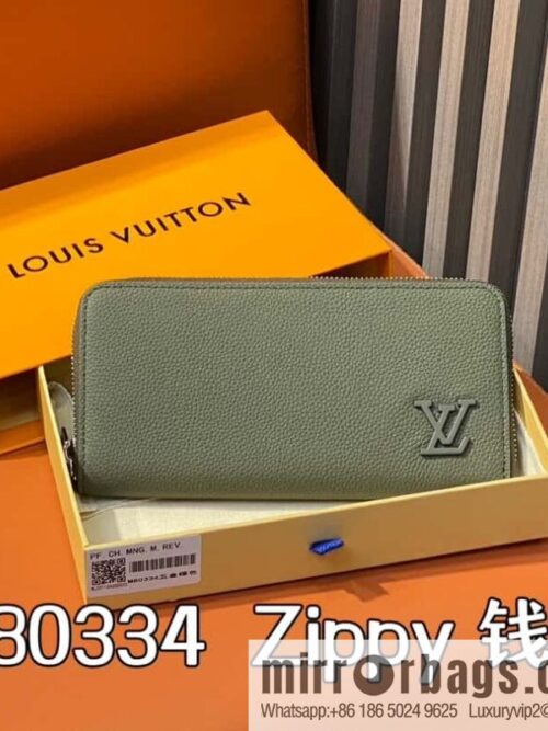 [Premium‑quality] M80334 green full leather single zipper wallet series, this horizontal Zippy wallet.