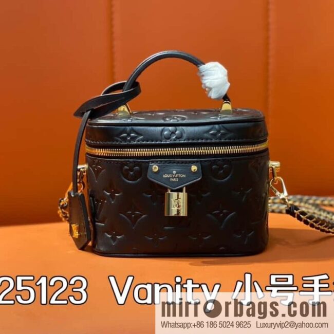 [Boutique‑grade] M25123 black, full leather embossed cosmetic bag series, variable size chip version M25219 white M25123 black, this Vanity small handbag.