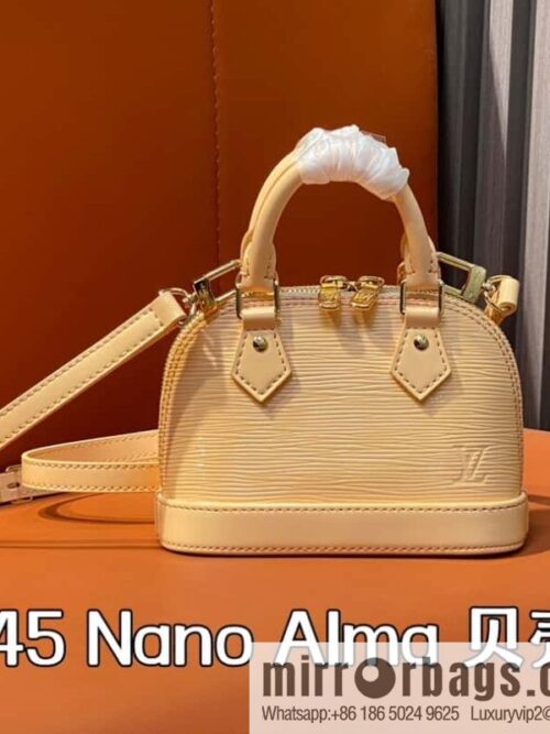 [Boutique‑grade] M81945 apricot patent leather, patent leather shell bag series Nano Alma shell handbag