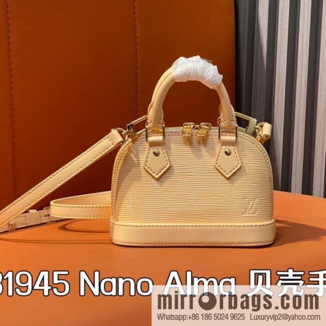 [Boutique‑grade] M81945 apricot patent leather, patent leather shell bag series Nano Alma shell handbag