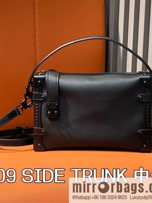 [Boutique‑grade] M24309 black buckle, full leather soft box bag series SIDE TRUNK medium handbag M46358