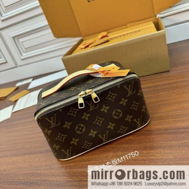 LV M11750 Toiletry Bag