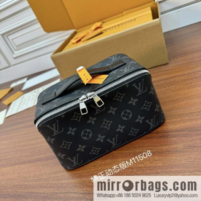 LV M11508 Toiletry Bag