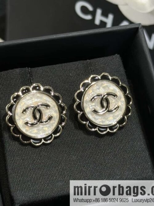 wsxc1727100821756_0-800x800lejxjkbem4r52363_20250630004200.jpg ❗️New ❗️☀️ new ☑️ chanel c1 double c round stud earrings ☀️