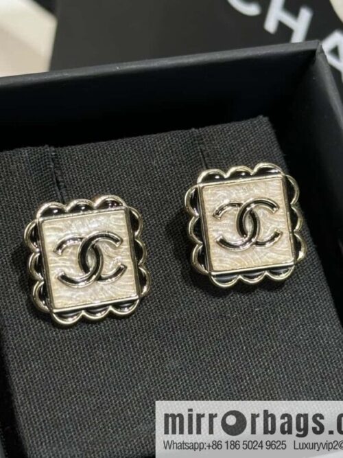 wsxc1727100824131_0-800x800us52uforhvd52355_20250630004153.jpg ❗️New ❗️☀️ new ☑️ chanel c1 double c square stud earrings ☀️