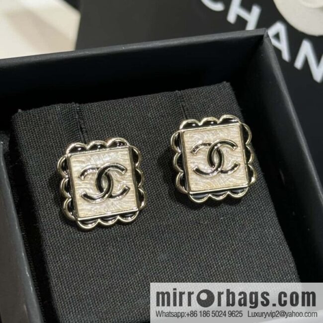 ❗️New ❗️☀️ new ☑️ chanel c1 double c square stud earrings ☀️