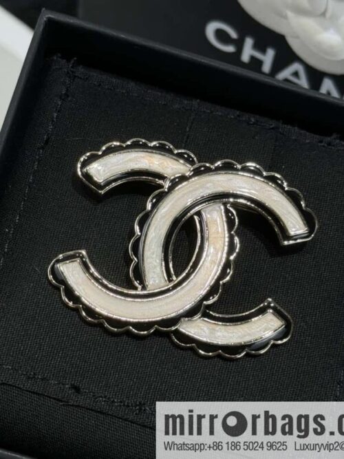 wsxc1727100828216_3-800x800xug3vmcpopd52338_20250630004140.jpg ❗️New ❗️☀️ New ☑️ Chanel Double C Brooch ☀️