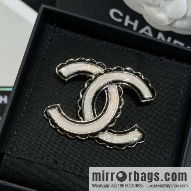 ❗️New ❗️☀️ New ☑️ Chanel Double C Brooch ☀️