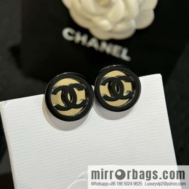 ❗️New ❗️☀️ new ☑️ chanel c1 double c round acrylic stud earrings ☀️