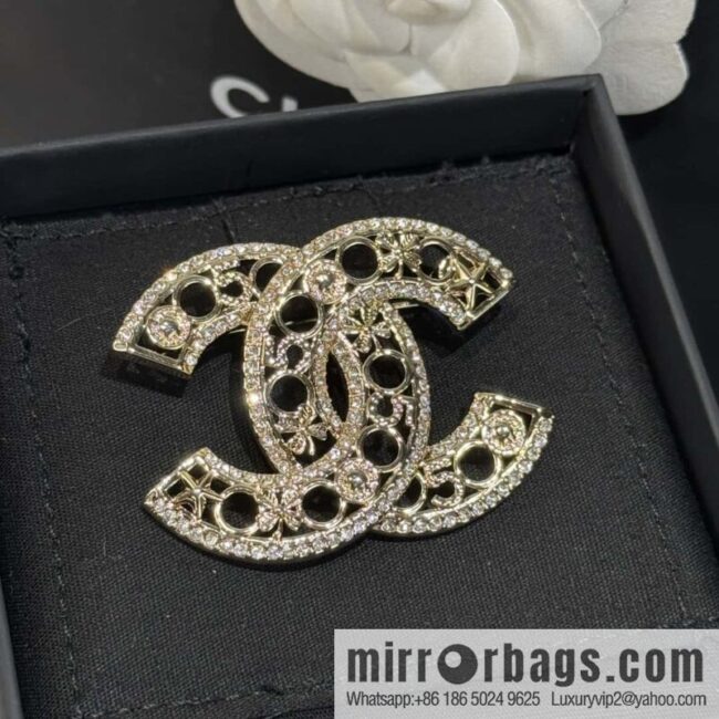 ❗️New ❗️☀️ New ☑️ Chanel Double C Hollow Brooch ☀️