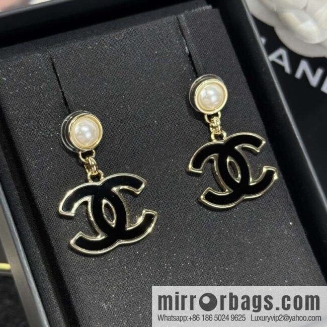 ❗️New ❗️☀️ new ☑️ chanel c2 double c black stud earrings ☀️
