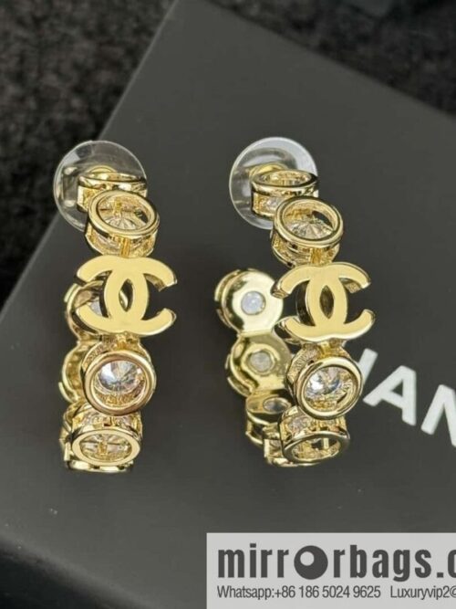 wsxc1727279708388_0-800x800uhqix1s53i051940_20250630003713.jpg ❗️New ❗️☀️ New ☑️ Chanel semi-round double c round diamond stud earrings ☀️
