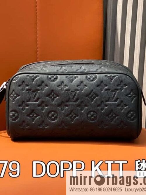 [Boutique‑grade] M11479 black embossed, full leather toilet bag clutch bag series DOPP KIT toilet bag