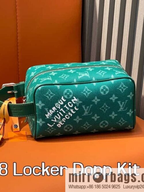 [Boutique‑grade] M12688 green, cosmetic bag, toilet bag series Locker Dopp Kit toilet bag