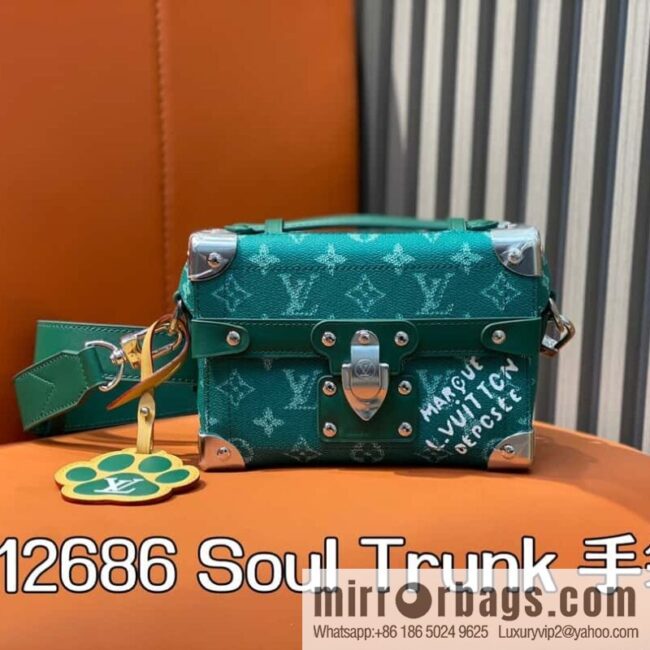 [Boutique‑grade] M12686 green, men\'s bag box bag series, the new Soul Trunk handbag of the season, compact shoulder bag.
