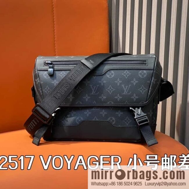 [Boutique‑grade] M12517 black flower, men\'s bag messenger bag series VOYAGER small messenger bag