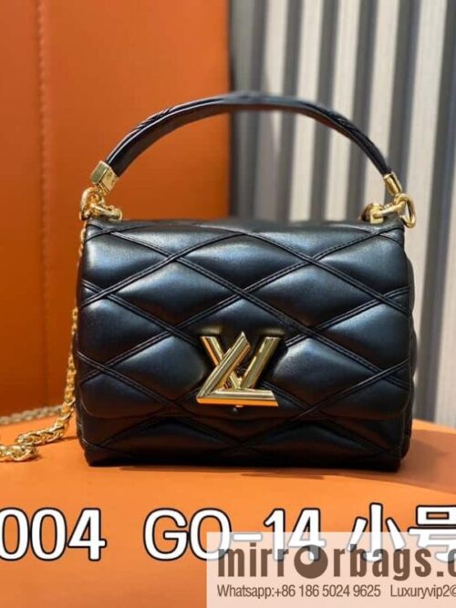 [Boutique‑grade] M12004 black full leather, chain bag, diamond Twist series GO-14 small handbag