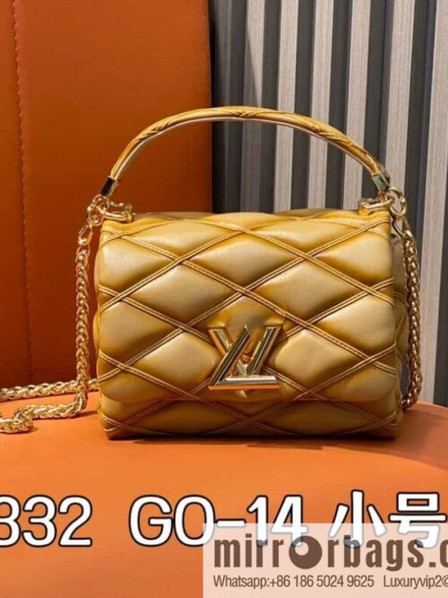 [Boutique‑grade] M12004 sand se full leather, chain bag diamond Twist series GO-14 small handbag