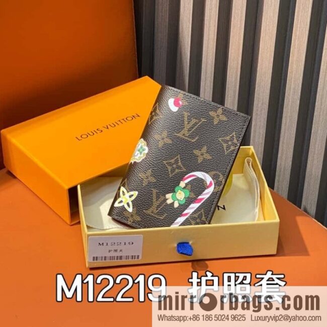 [Boutique‑grade] M12219 red, Christmas model, new autumn and winter model, passport holder, passport cover.