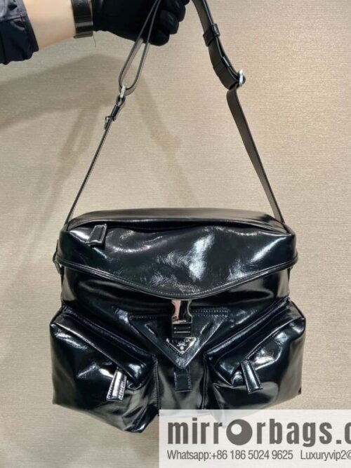 wsxc1729695870142_0-800x800csm50sugu3e146184_20250705053155.jpg PRADA 🎉 new men\'s bag 🎉 2VD062 oil wax leather🎉🎉