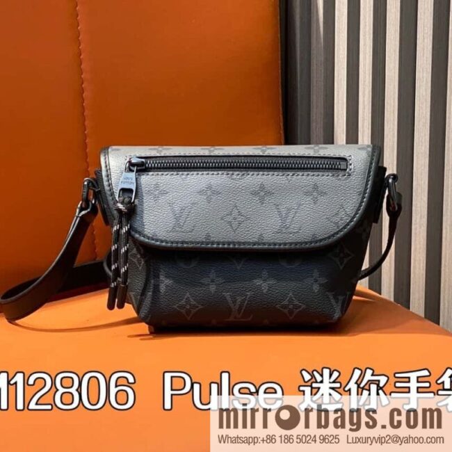 [Boutique‑grade] M12806 black flower/silver flower, men\'s bag messenger bag series Pulse mini handbag