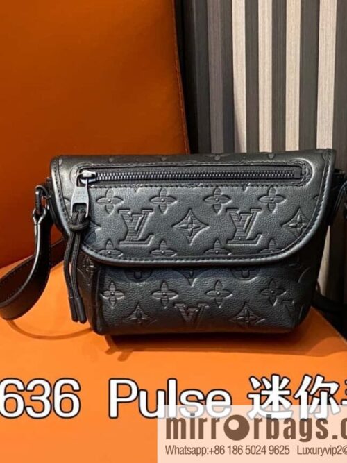 [Boutique‑grade] M12636 black full leather, men\'s bag messenger bag series Pulse mini handbag