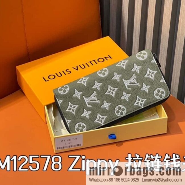 [Premium‑quality] M12578 green full leather embossed, single zipper wallet series Zippy zipper wallet