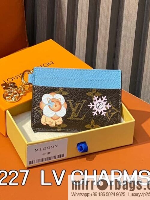 wsxc1730282357137_0-800x800ad5wfgtgsrg144983_20250705045453.jpg M12227 presbyopia blue, Christmas card bag wallet series LV CHARMS card clip m12215 presbyopia/red m12227 presbyopia/blue, silk screen LV Charms Ms card clip