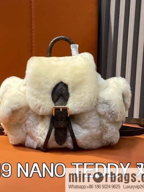 wsxc1730282421130_0-800x800tlqxbggsd34142494_20250705032721.jpg M11919-meter white, plush backpack series, the new NANO TEDDY backpack LV Ski series of the season