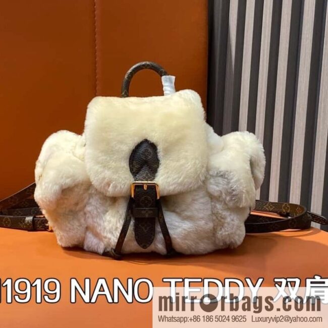 M11919-meter white, plush backpack series, the new NANO TEDDY backpack LV Ski series of the season