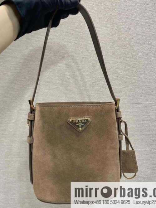 wsxc1731078781457_0-800x800xbwjpdtkyum141820_20250705024139.jpg PRADA 🎉 new bucket bag 🎉 1BE078A fleece small🎉🎉