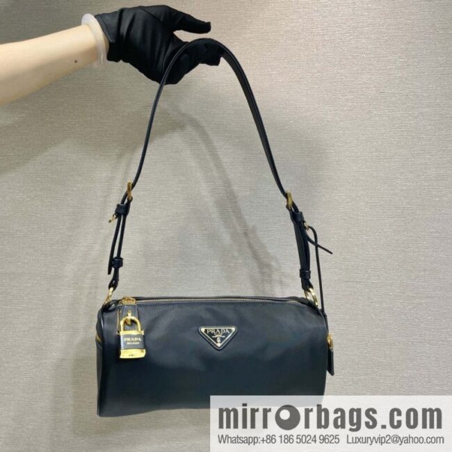 PRADA 🎉 new 🎉 1BC233 nylon lock bag🎉