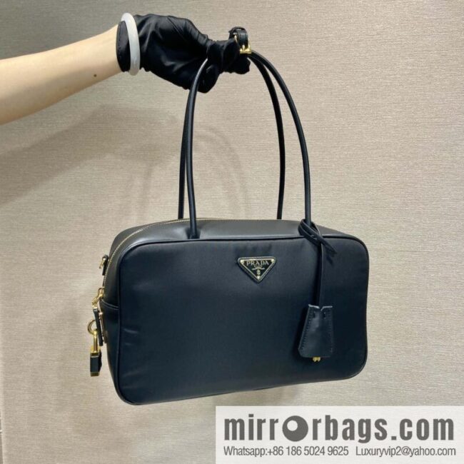 wsxc1731426257848_0-800x800givvhxet5ar141321_20250705022036.jpg PRADA ๐ new ๐ 1BB132 nylon lock bag๐๐
