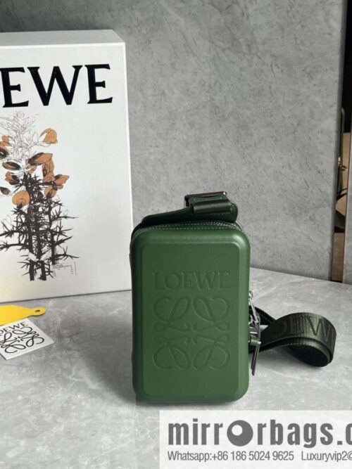 wsxc1731427429217_0-800x800ysljewrq05r141289_20250705021935.jpg LOEWE Luo Jia Smooth Cow Leather Molded Sling Crossbody Bag 0902 Green