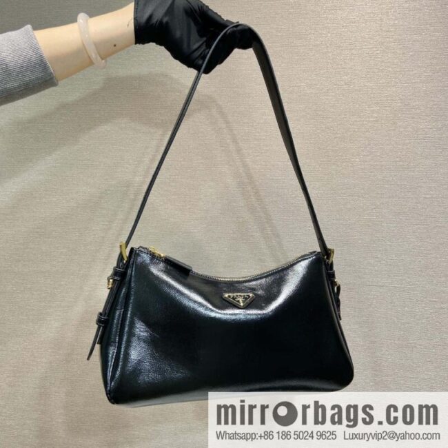 PRADA 🎉 new Aimee armpit bag 🎉 1BC229 wrinkled patent leather🎉🎉