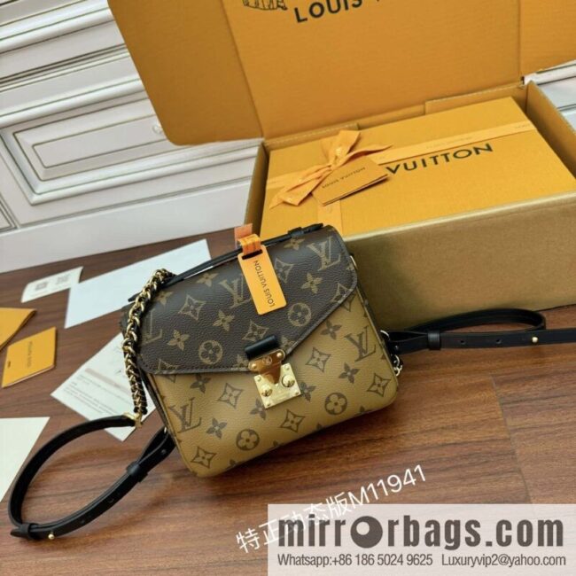 LV M11941 POCHETTE MÉTIS BACKPACK